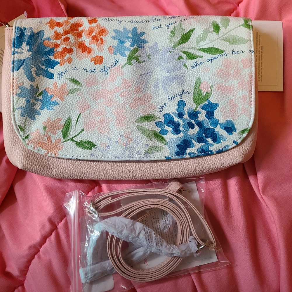 Thirty-One NEW studio Floral Verses Clutch with Crossbody Strap